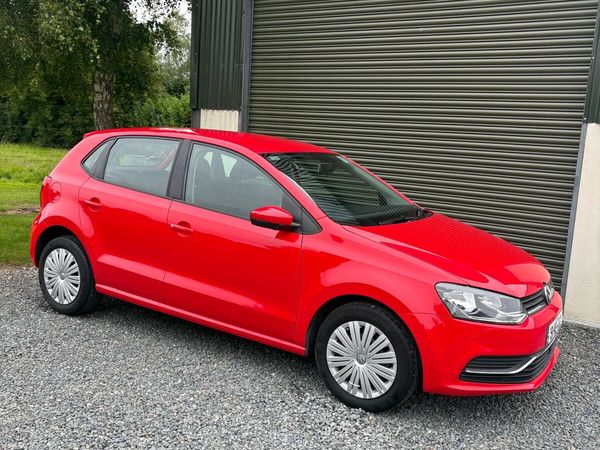 Volkswagen Polo Hatchback, Petrol, 2015, Red