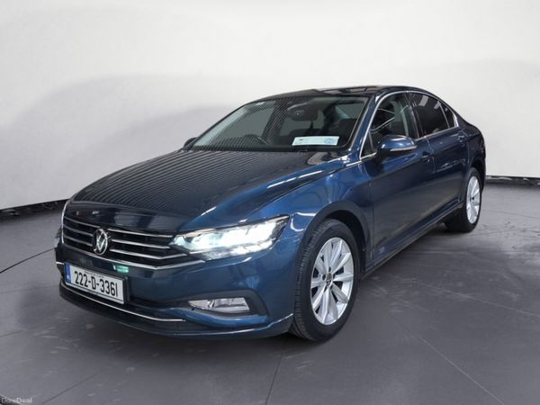 Volkswagen Passat Saloon, Diesel, 2022, Blue