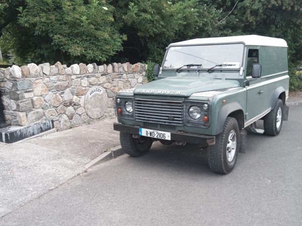 Land Rover Defender SUV, Diesel, 2011, Green