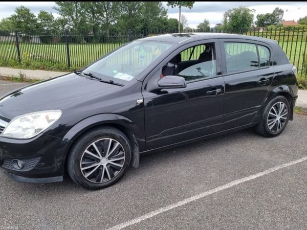 Opel Astra Hatchback, Petrol, 2009, Black