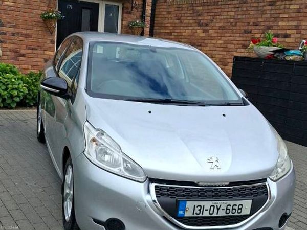 Peugeot 208 Hatchback, Diesel, 2013, Grey
