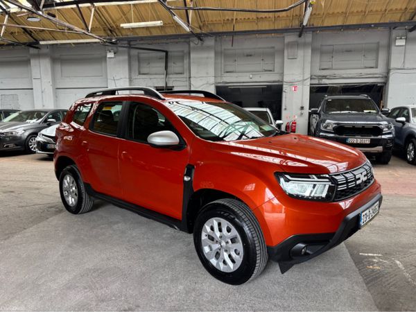 Dacia Duster MPV, Diesel, 2023, Orange