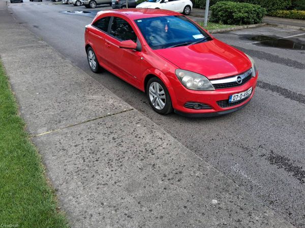 Opel Astra Hatchback, Petrol, 2007, Red
