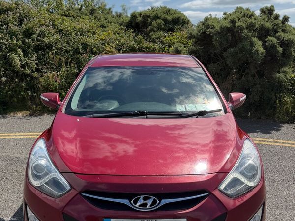 Hyundai i40 Saloon, Diesel, 2012, Red