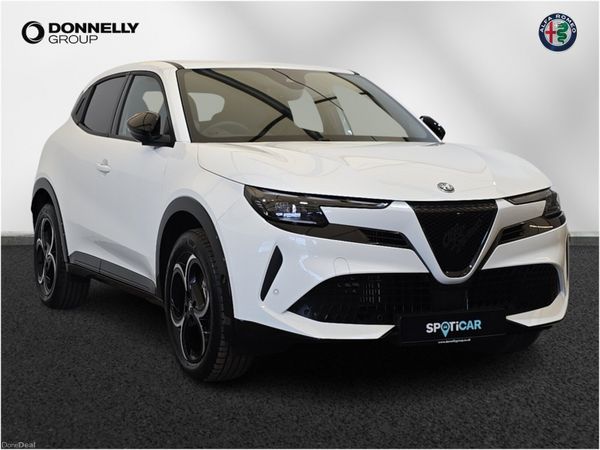 Alfa Romeo Junior Hatchback, Petrol, 2026, 