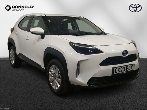 Toyota Yaris Cross Estate, Petrol Hybrid, 2023, White