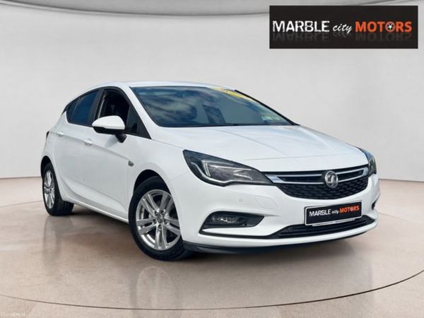 Vauxhall Astra Hatchback, Diesel, 2018, White