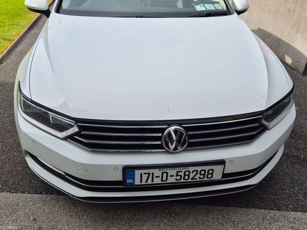 Volkswagen Passat Saloon, Diesel, 2017, White
