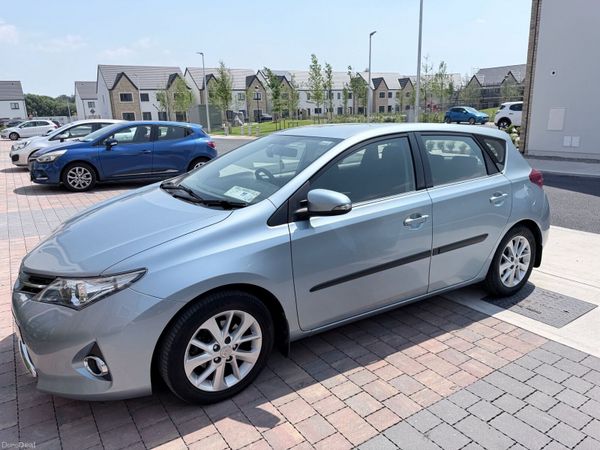 Toyota Auris Hatchback, Petrol, 2013, Blue