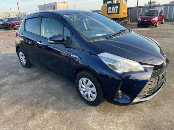 Toyota Yaris Hatchback, Petrol Hybrid, 2018, Blue