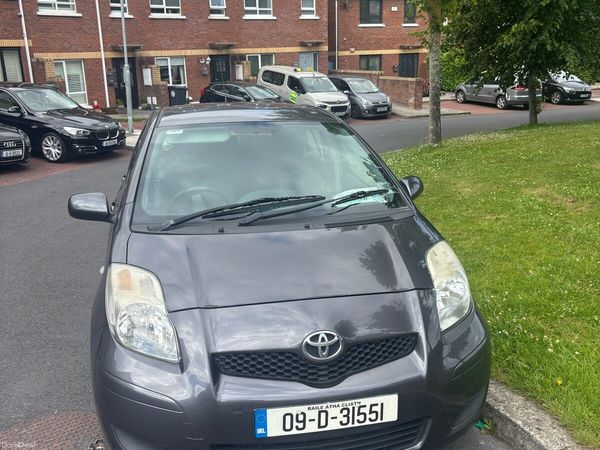 Toyota Yaris Hatchback, Petrol, 2009, Grey