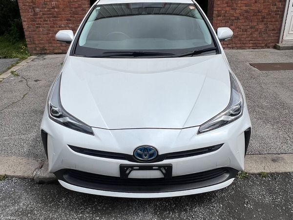 Toyota Prius Hatchback, Petrol Hybrid, 2022, White