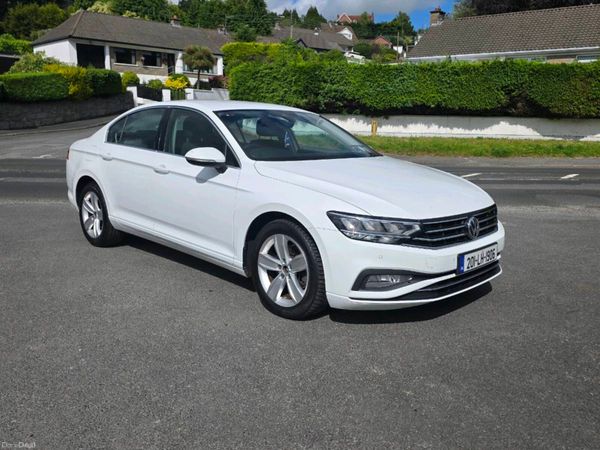 Volkswagen Passat Saloon, Diesel, 2020, White