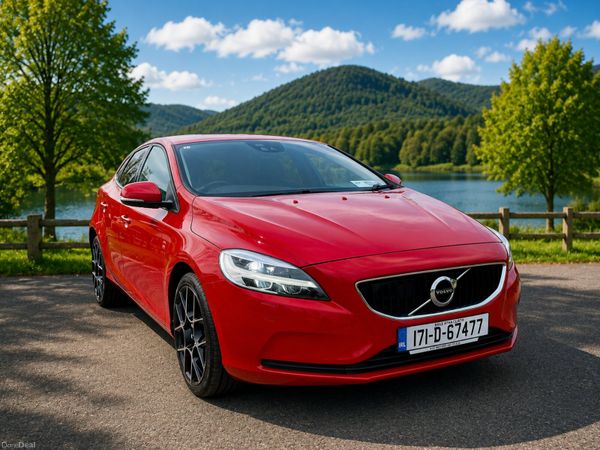 Volvo V40 Hatchback, Diesel, 2017, Red