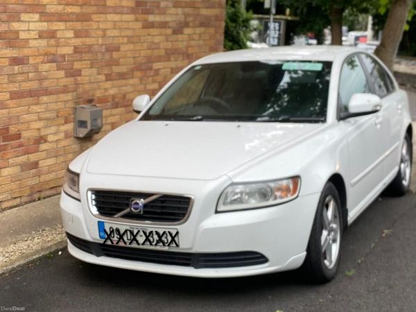 Volvo S40 Saloon, Diesel, 2009, White