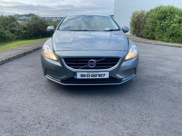 Volvo V40 Hatchback, Diesel, 2016, Grey