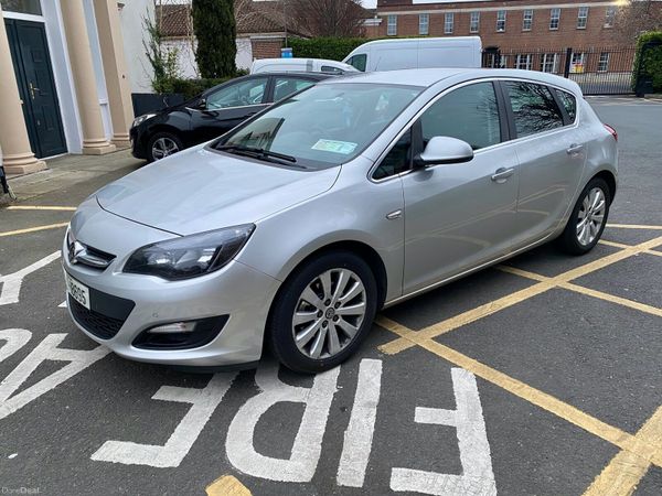 Vauxhall Astra Hatchback, Diesel, 2013, Silver