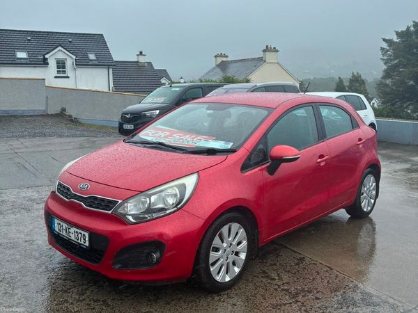 Kia Rio Hatchback, Diesel, 2013, Red