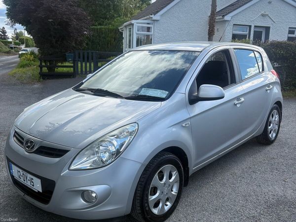 Hyundai i20 Hatchback, Petrol, 2012, Silver