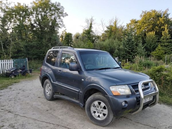 Mitsubishi Pajero SUV, Diesel, 2005, Grey