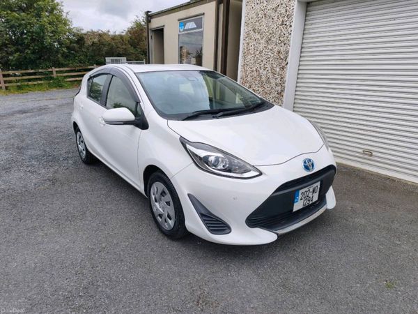Toyota Aqua Hatchback, Petrol Hybrid, 2020, White