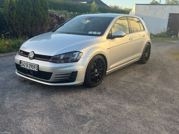 Volkswagen Golf Hatchback, Petrol, 2014, Silver