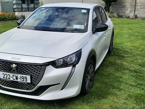 Peugeot 208 Hatchback, Electric, 2022, White