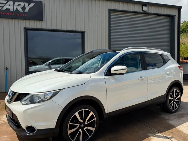 Nissan Qashqai SUV, Diesel, 2015, White