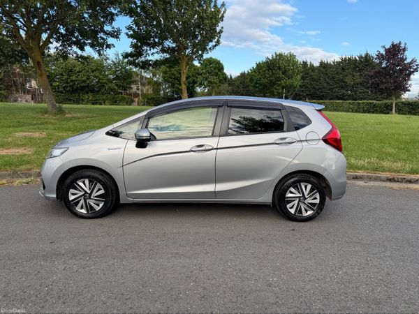 Honda Fit Hatchback, Petrol Hybrid, 2018, Silver