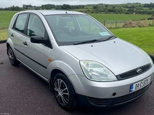 Ford Fiesta Hatchback, Petrol, 2004, Silver