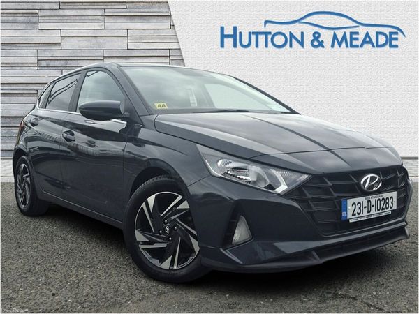 Hyundai i20 Hatchback, Petrol, 2023, Grey
