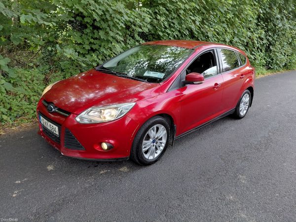 Ford Focus Hatchback, Diesel, 2012, Red