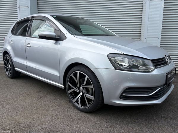 Volkswagen Polo Hatchback, Petrol, 2015, Silver