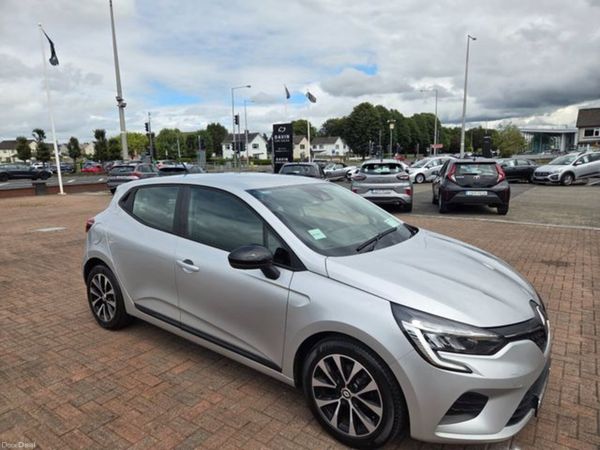 Renault Clio Hatchback, Petrol, 2023, Grey