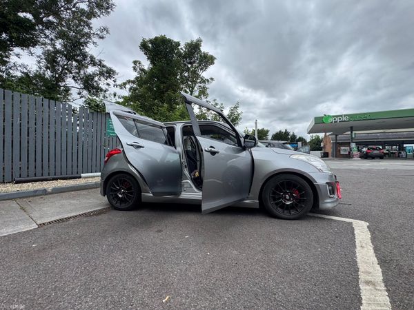Suzuki Swift Hatchback, Petrol, 2014, Grey