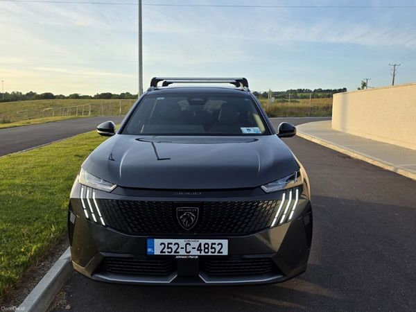Peugeot 5008 MPV, Petrol, 2025, Grey