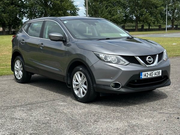 Nissan Qashqai Hatchback, Petrol, 2014, Grey