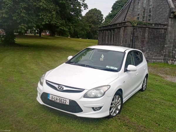 Hyundai i30 Hatchback, Petrol, 2011, White