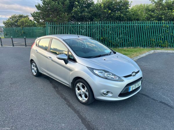Ford Fiesta Hatchback, Petrol, 2012, Silver