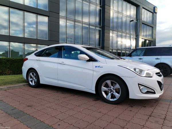 Hyundai i40 Saloon, Diesel, 2013, White
