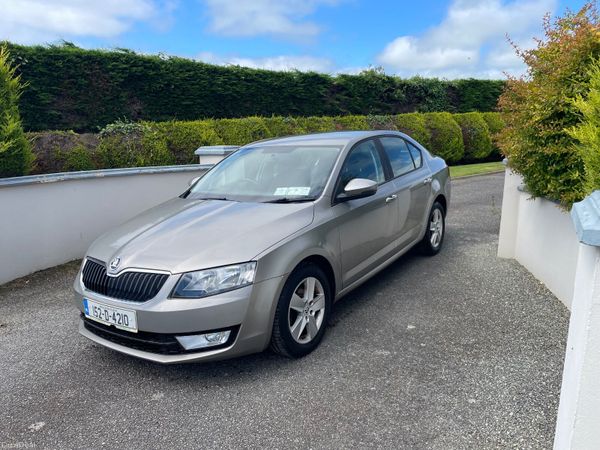 Skoda Octavia Saloon, Diesel, 2015, Beige