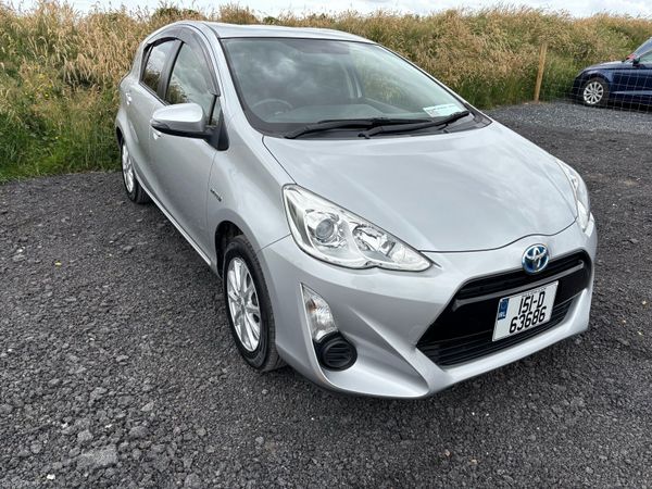 Toyota Aqua Hatchback, Petrol Hybrid, 2015, Silver