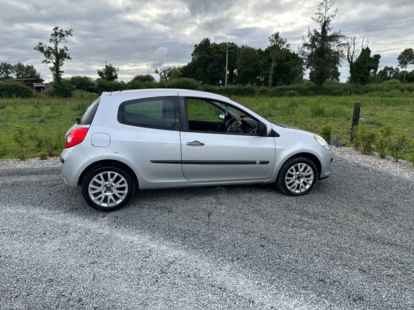 Renault Clio Hatchback, Diesel, 2009, Silver