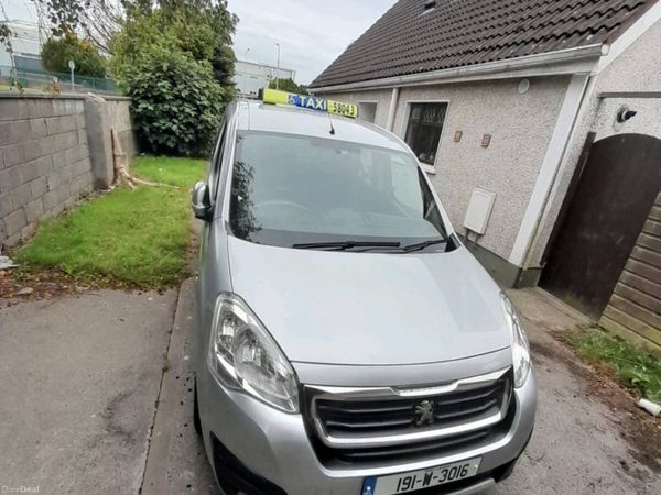 Peugeot Partner MPV, Diesel, 2019, Silver