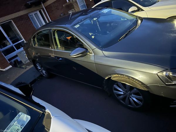 Volkswagen Passat Saloon, Diesel, 2013, Grey