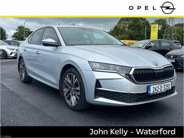 Skoda Octavia Saloon, Petrol, 2024, Grey