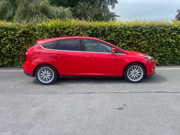 Ford Focus Hatchback, Diesel, 2013, Red