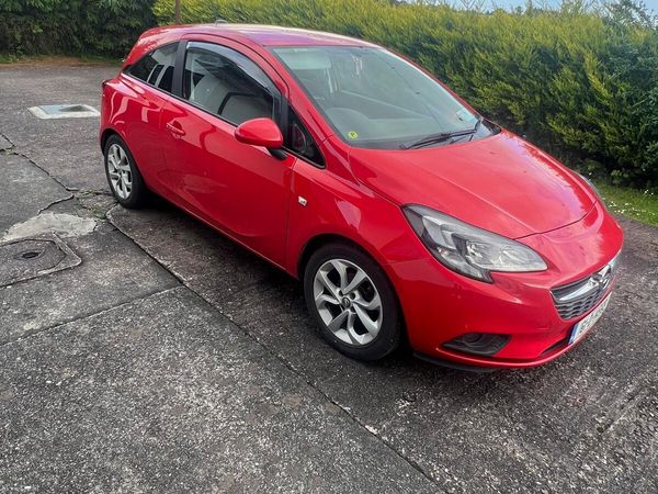 Opel Corsa Hatchback, Petrol, 2016, Red