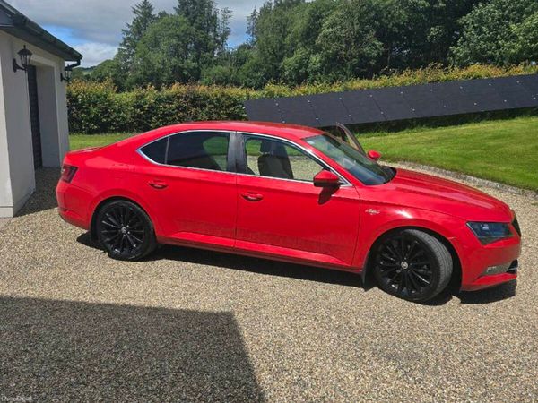 Skoda Superb Saloon, Diesel, 2017, Red