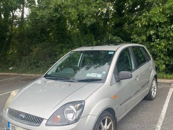 Ford Fiesta Hatchback, Petrol, 2007, Silver